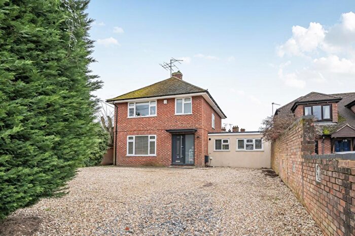 4 Bedroom Detached House For Sale In Swallowfield, , Berkshire, RG7