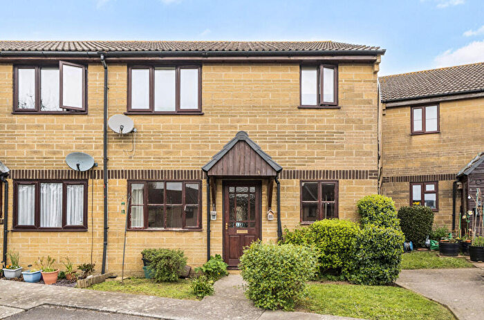 2 Bedroom Flat For Sale In Victoria Court, Castle Cary, BA7