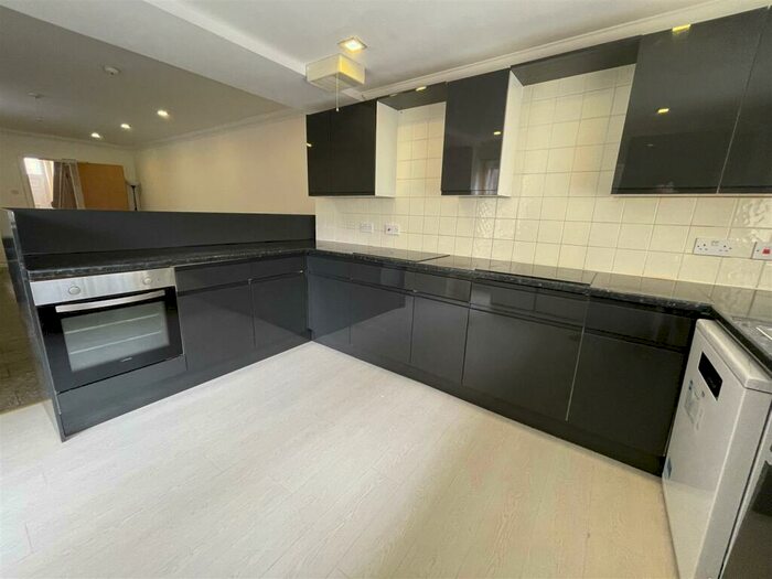 8 Bedroom Terraced House To Rent In Woodville Road, Cardiff, CF24