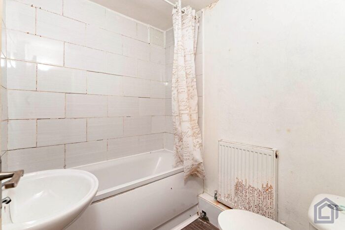 3 Bedroom Terraced House For Sale In , Reginald Road, Birmingham, B8
