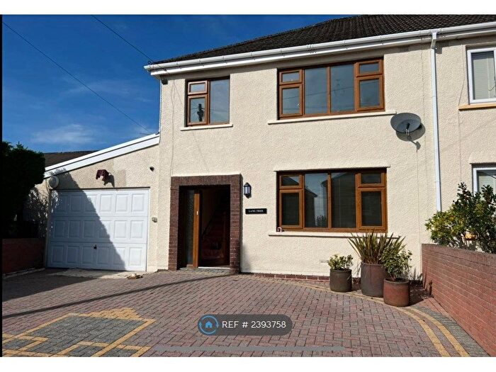 3 Bedroom Semi-Detached House To Rent In Beaufort Hill, Beaufort, Ebbw Vale, NP23