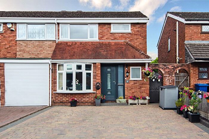 3 Bedroom Semi-Detached House For Sale In Avon Road, Burntwood, WS7