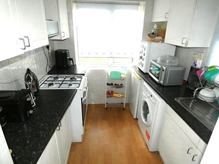 1 Bedroom Flat To Rent In Stanhope Road, Dagenham, London, RM8