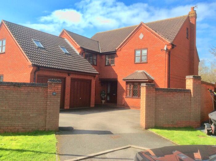 5 Bedroom House To Rent In Needwood Park, Barton-Under-Needwood, DE13