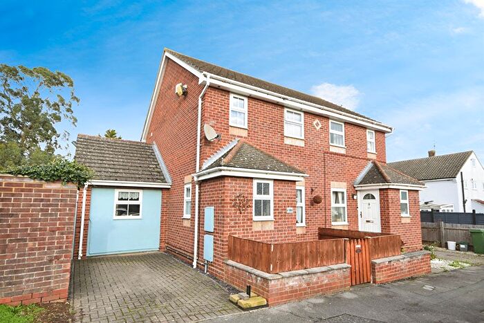 2 Bedroom Semi Detached House For Sale In Orchard Drive, Braintree, CM7