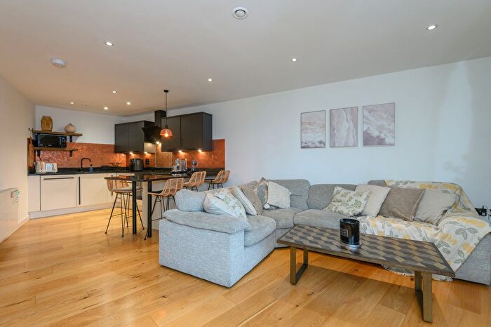 2 Bedroom Flat For Sale In Candle House, Granary Wharf, LS1