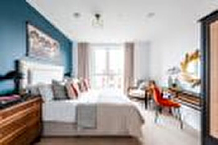 1 Bedroom Flat For Sale In Sunrise Avenue, Hornchurch, RM12