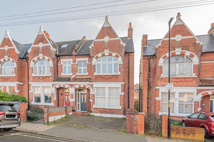 4 Bedroom Property To Rent In Conyers Road, Streatham Park, London, SW16