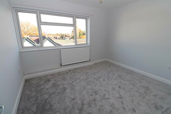 1 Bedroom Flat To Rent In Station Square, Petts Wood, Orpington, BR5