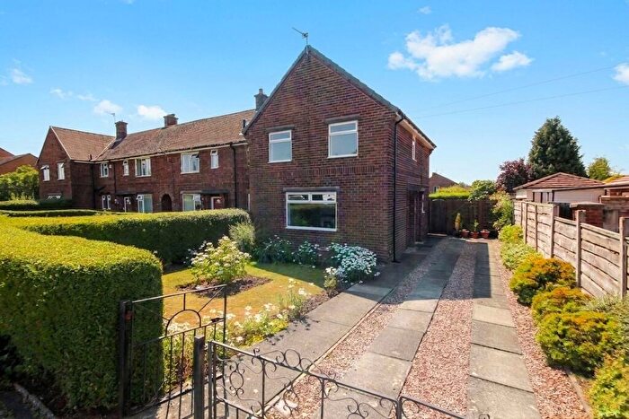 3 Bedroom End Of Terrace House For Sale In Lime Avenue, Weaverham, CW8