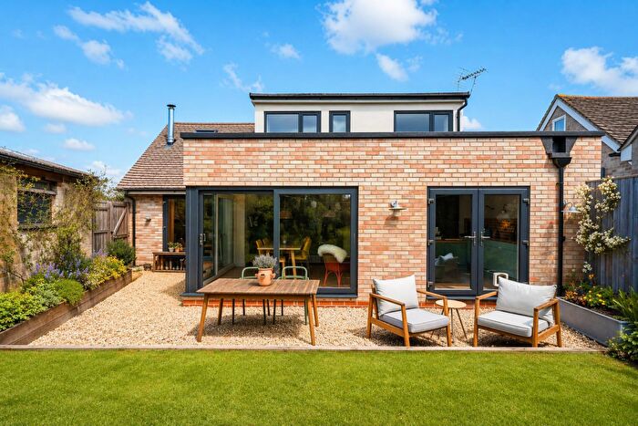 4 Bedroom Detached House For Sale In Burditch Bank, Wootton, Woodstock, OX20