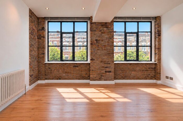 1 Bedroom Flat To Rent In Thrawl Street, Spitalfields, E1