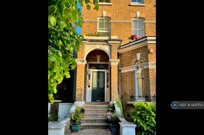 Studio To Rent In King Henrys Road, London, NW3