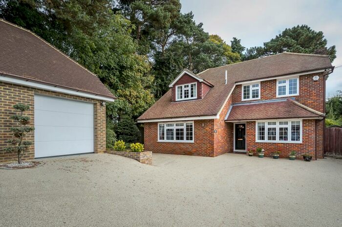 4 Bedroom Detached House To Rent In Hedgerley Lane, Beaconsfield, HP9