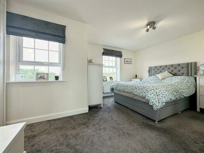 4 Bedroom Detached House For Sale In Hamel Garth, Cottingham, HU16