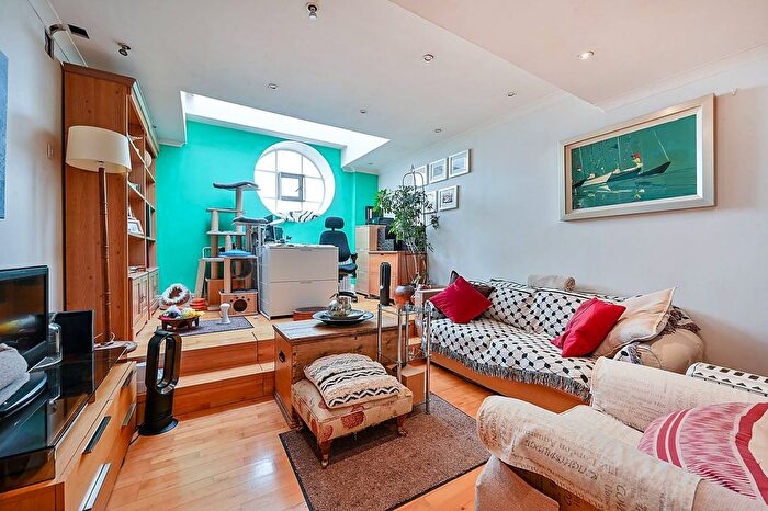 1 Bedroom Flat For Sale In Heathfield Terrace, Chiswick, London, W4