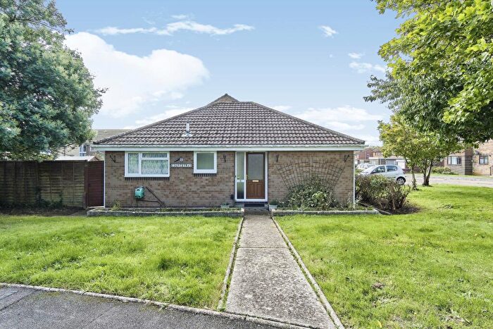 2 Bedroom Bungalow To Rent In Woods Drive, Apse Heath, PO36