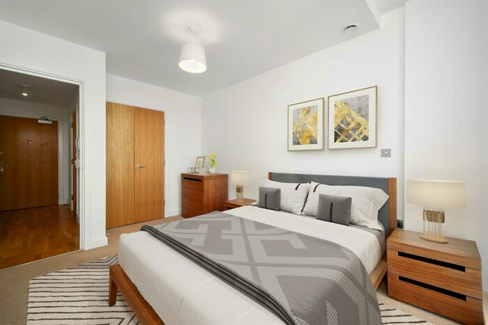 2 Bedroom Flat To Rent In High Street, Stratford, E15