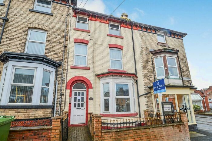 1 Bedroom Flat To Rent In Norwood Street, Scarborough, North Yorkshire, YO12