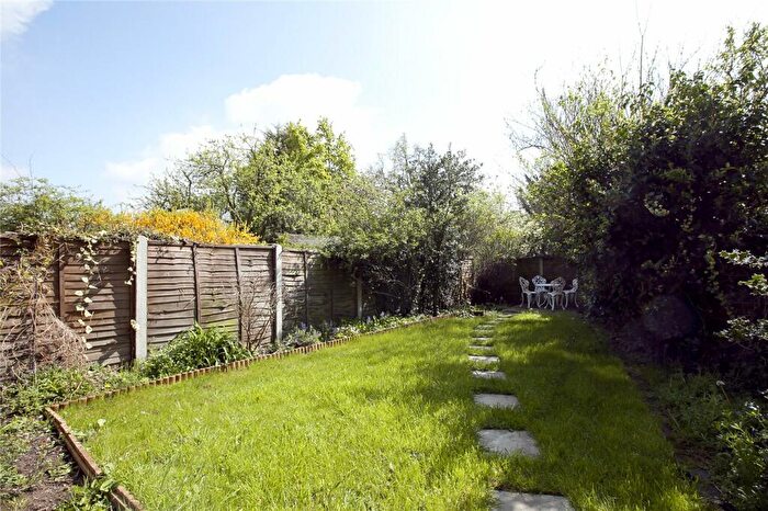 1 Bedroom Apartment To Rent In Harold Road, London, N8