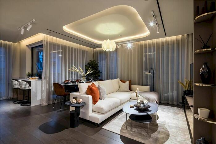 1 Bedroom Flat To Rent In Tottenham Court Road, London, W1F