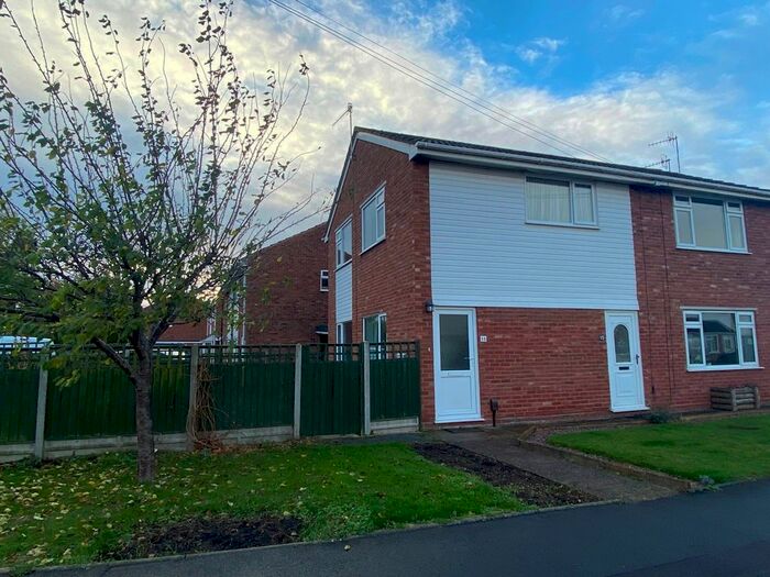 2 Bedroom Maisonette To Rent In Chestnut Close, Hampton, WR11