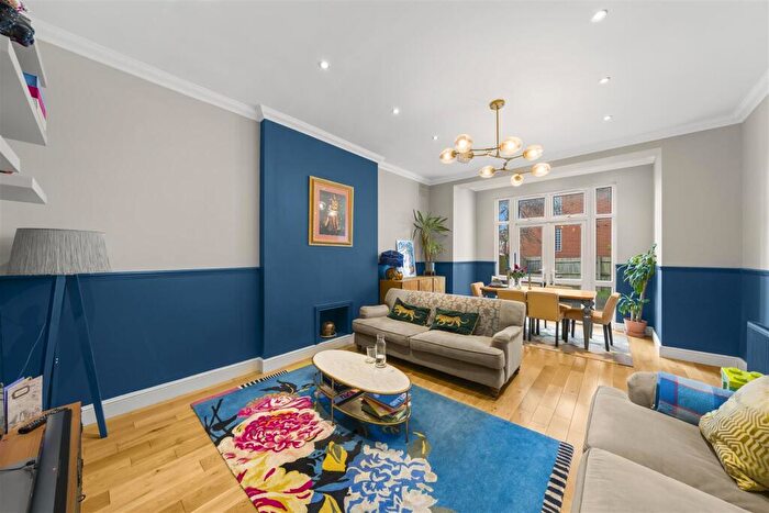 3 Bedroom Flat For Sale In Shoot Up Hill, London, NW2