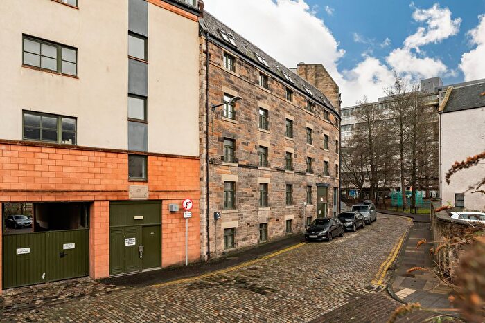 2 Bedroom Flat For Sale In / Water Street, Edinburgh, EH6