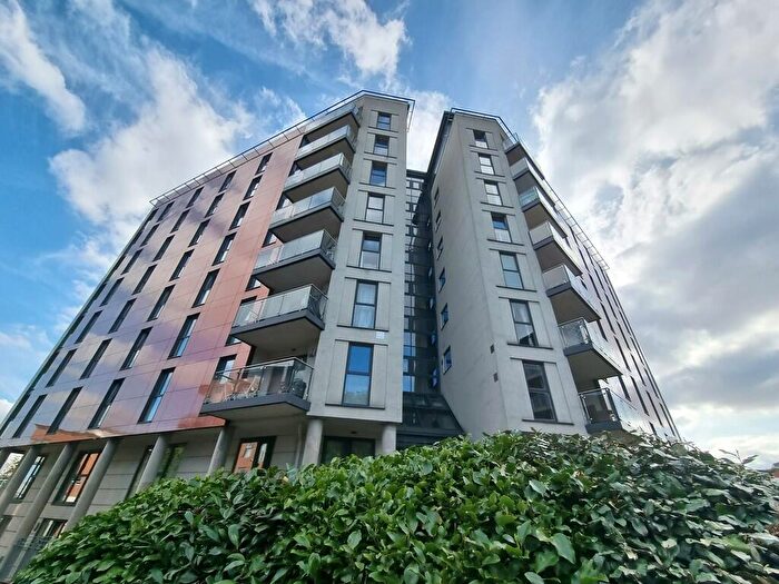 2 Bedroom Apartment To Rent In Mason Way, Park Central, B15