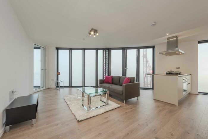 2 Bedroom Flat To Rent In Unex Tower, Stratford Plaza, London, E15
