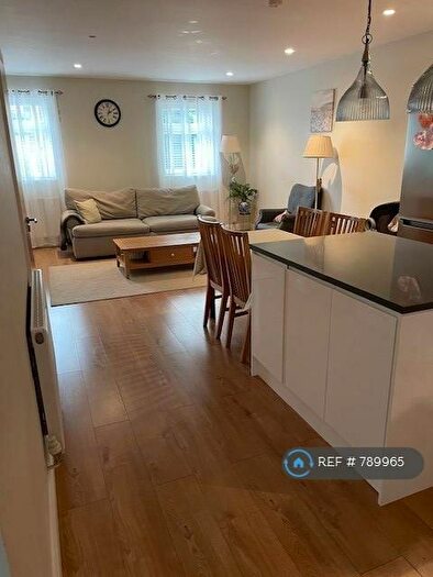 3 Bedroom Flat To Rent In Lind Road, Sutton, SM1