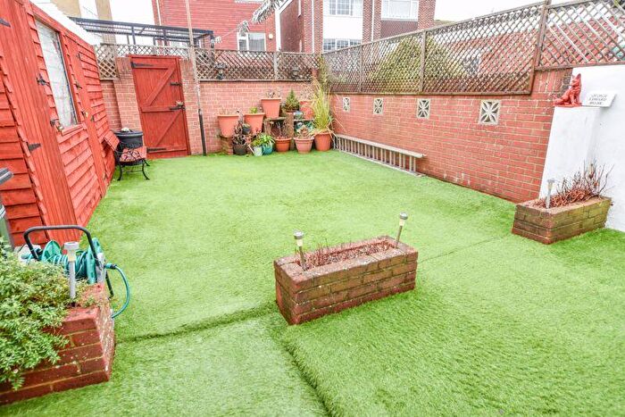 3 Bedroom End Of Terrace House For Sale In Park Grove, Cosham, PO6
