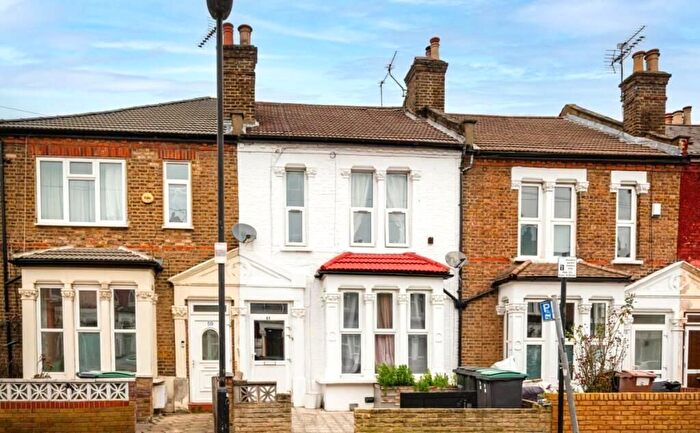 4 Bedroom Terraced House For Sale In Hermitage Road, London, N4