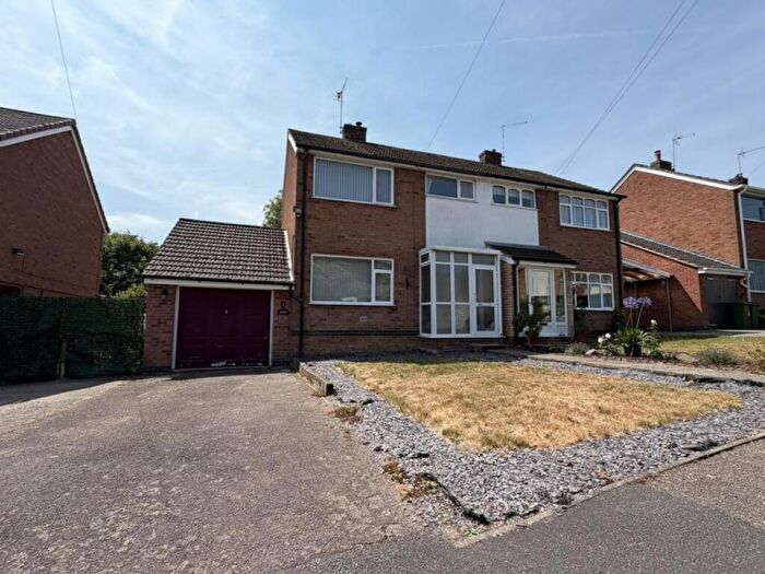 3 Bedroom Semi-Detached House For Sale In Johnson Rise, LE9