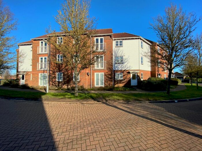 2 Bedroom Flat To Rent In Wickham Crescent, Chelmsford CM1