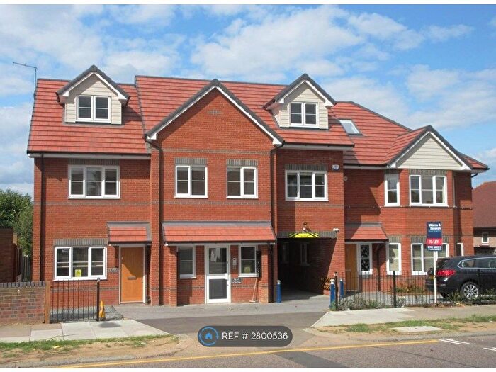 3 Bedroom Flat To Rent In Mill House, Westcliff-On-Sea, SS0