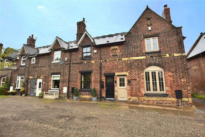 2 Bedroom Terraced House For Sale In South Yorkshire Buildings, Silkstone Common, Barnsley, South Yorkshire, S75