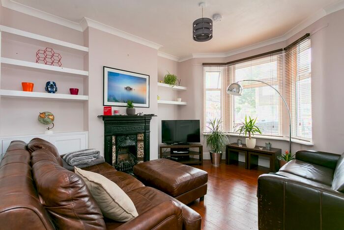1 Bedroom Flat To Rent In Blegborough Road, London SW16