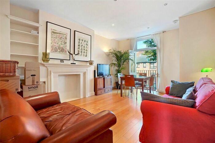 2 Bedroom Flat To Rent In Devonport Road, Shepherds Bush, London W12