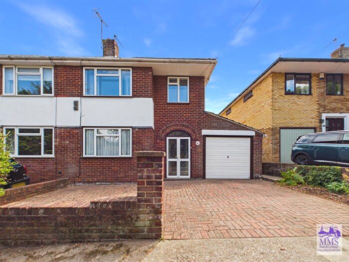 3 Bedroom Semi Detached House For Sale In Hollywood Lane, Wainscott, Rochester, ME3