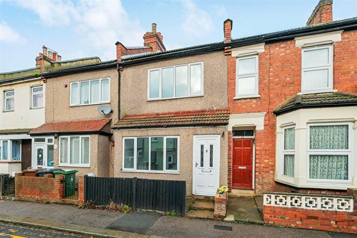 3 Bedroom Property To Rent In Mayfield Road, Walthamstow, E17