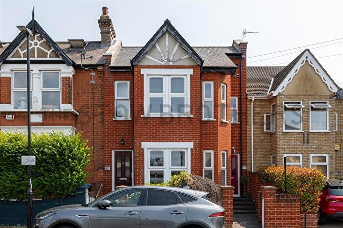 2 Bedroom Property To Rent In Pembroke Road, Walthamstow, E17