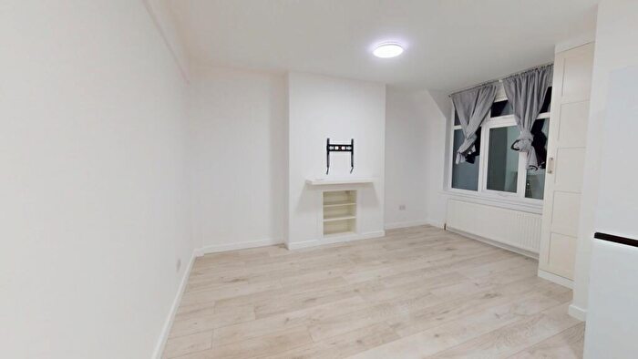 2 Bedroom Apartment To Rent In London Road, Thornton Heath, Surrey, CR7