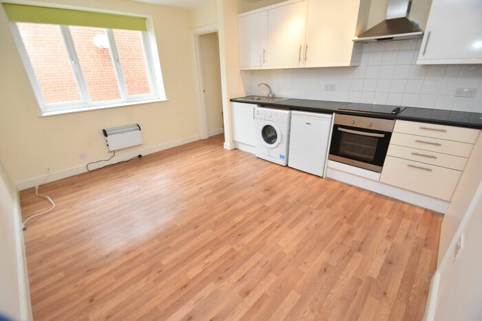 1 Bedroom Flat To Rent In Connaught Road, Roath, Cardiff, CF24