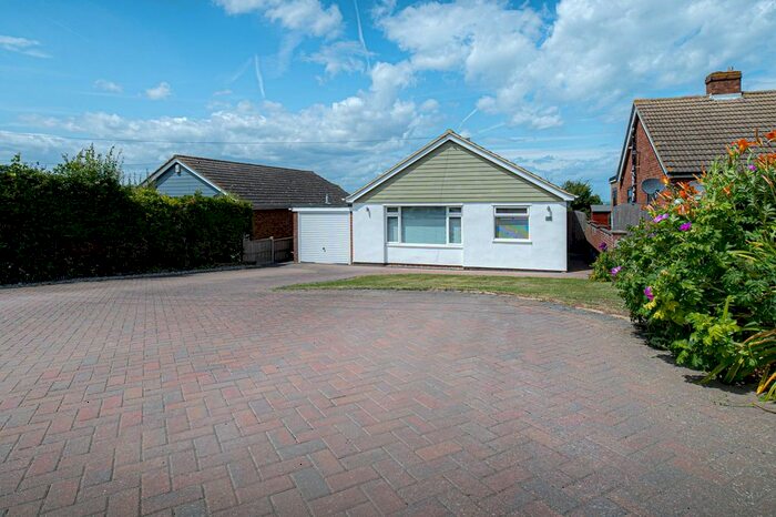 3 Bedroom Detached Bungalow For Sale In Dargate Road, Yorkletts, CT5