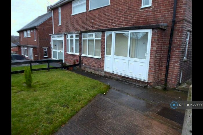 3 Bedroom Semi-Detached House To Rent In Hoskins Road, Stoke-On-Trent, ST6