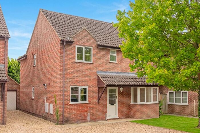 4 Bedroom Detached House For Sale In Dale Place, Kidlington, OX5