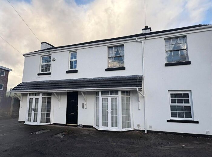 2 Bedroom Flat For Sale In Warrington Road, Rainhill, Prescot, Merseyside, L35