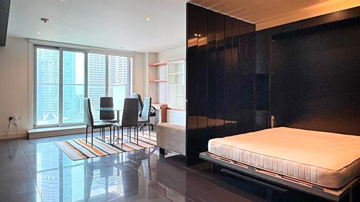 Apartment To Rent In Pan Peninsula Square, London, E14