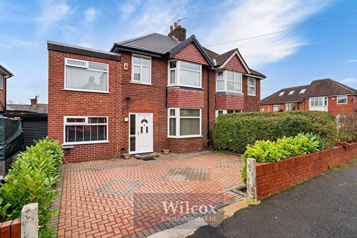 5 Bedroom Semi Detached House For Sale In Ferns Grove, Bolton, BL1